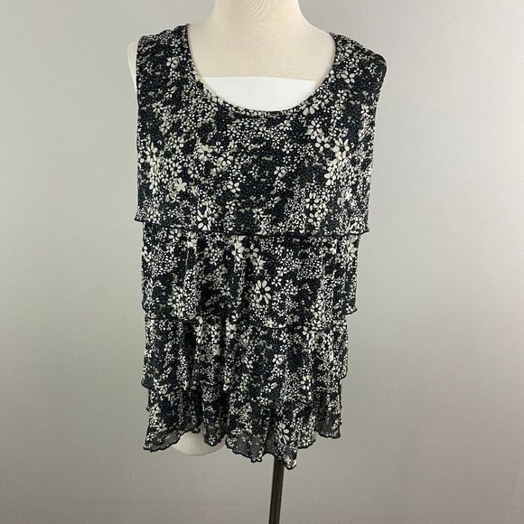 🌿4/$35 🌿NOTATIONS Black &‎ White Floral Sleeveless Blouse - Picture 2 of 7